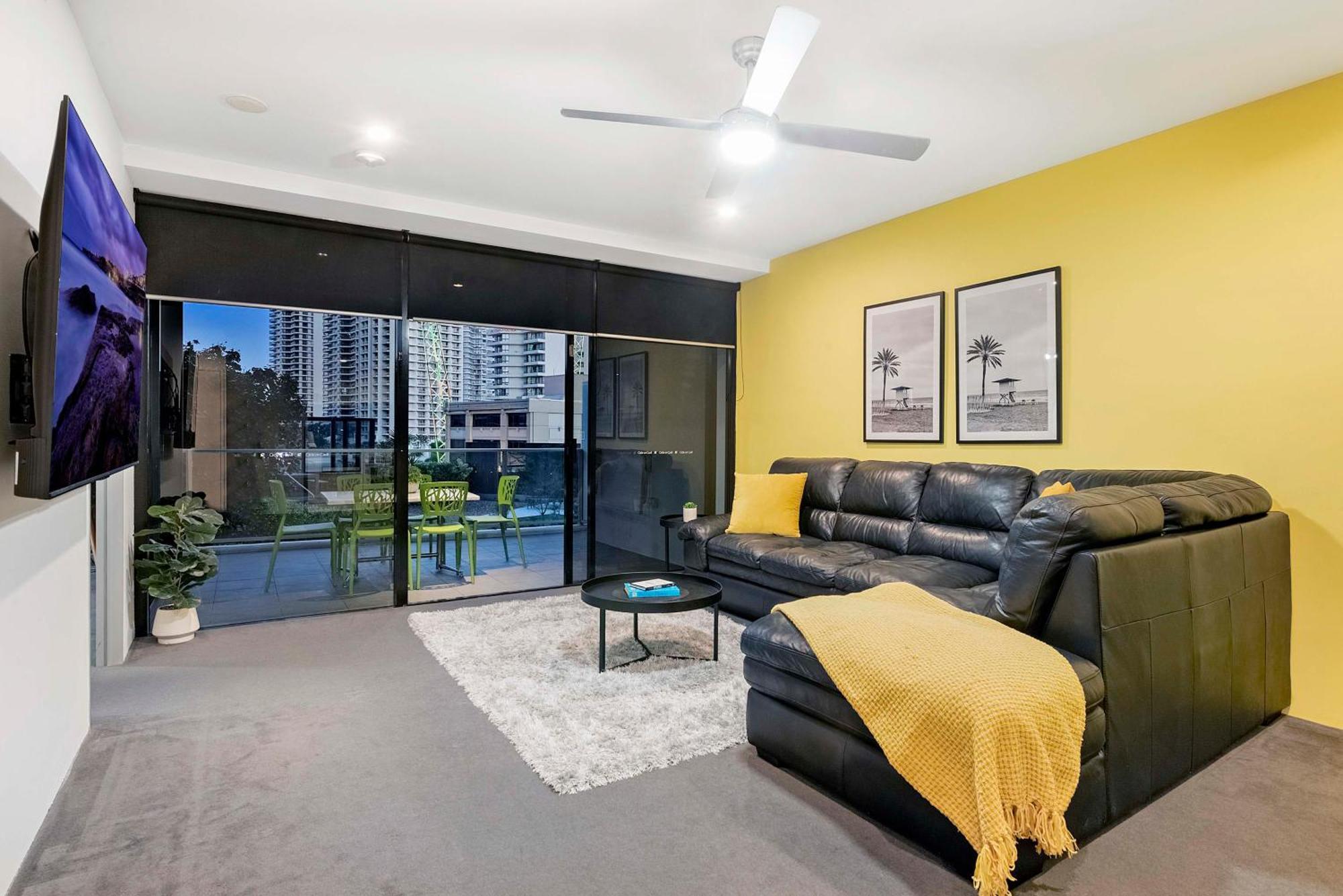 Circle On Cavill - Self Contained & Privately Managed Apartments - Wow Stay Gold Coast Exterior photo