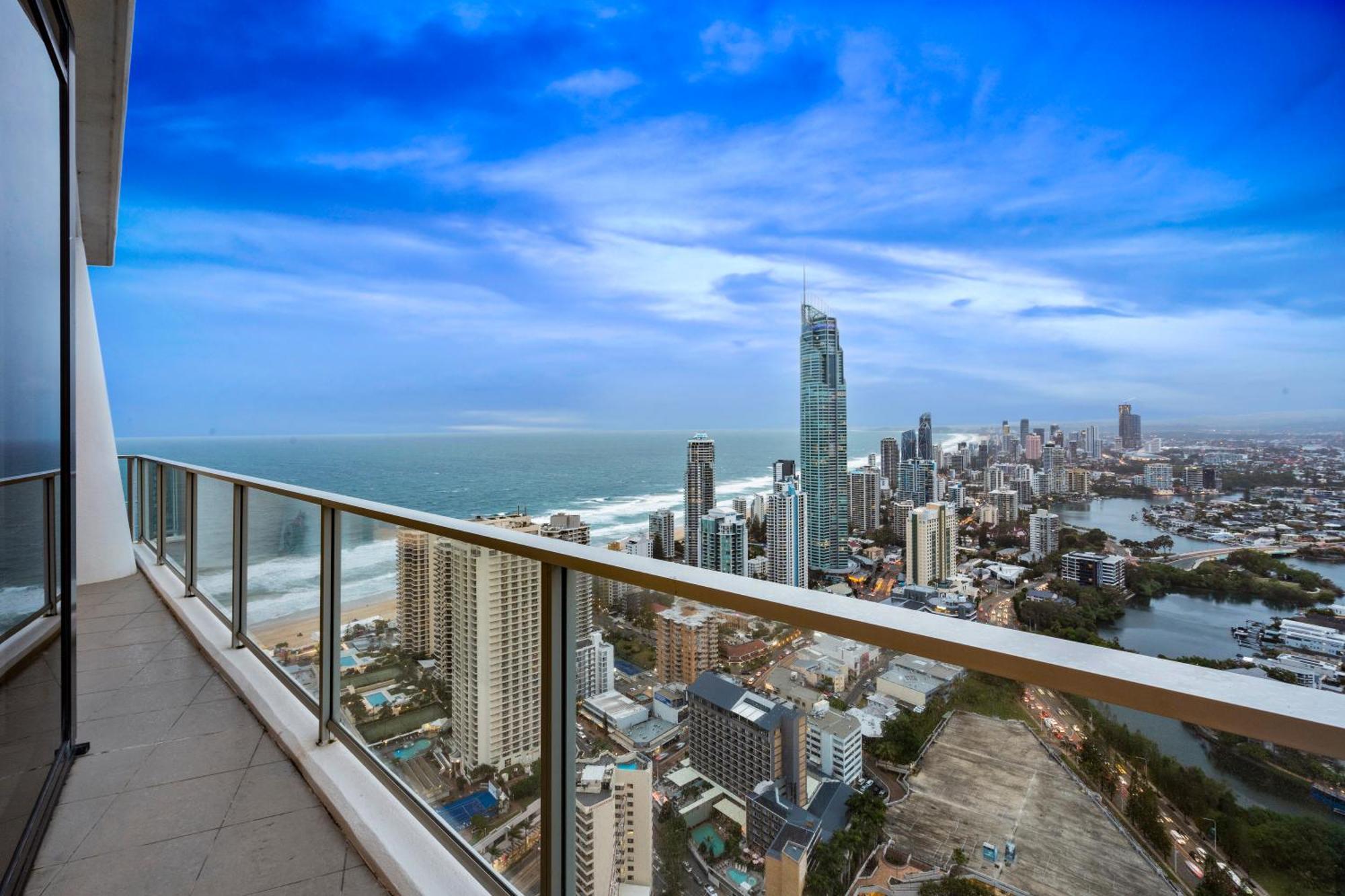 Circle On Cavill - Self Contained & Privately Managed Apartments - Wow Stay Gold Coast Exterior photo